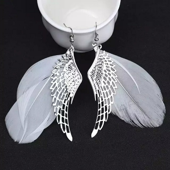 🦋NEW! Angel Wing/White Feather Earrings - Picture 4 of 4